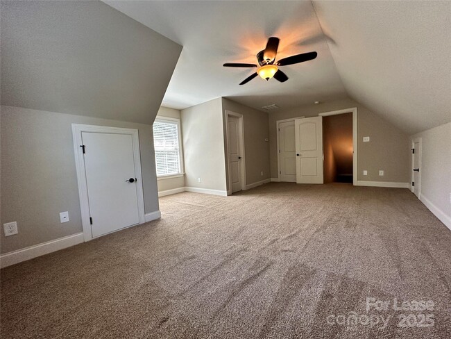 Building Photo - 8643 Amandine Way