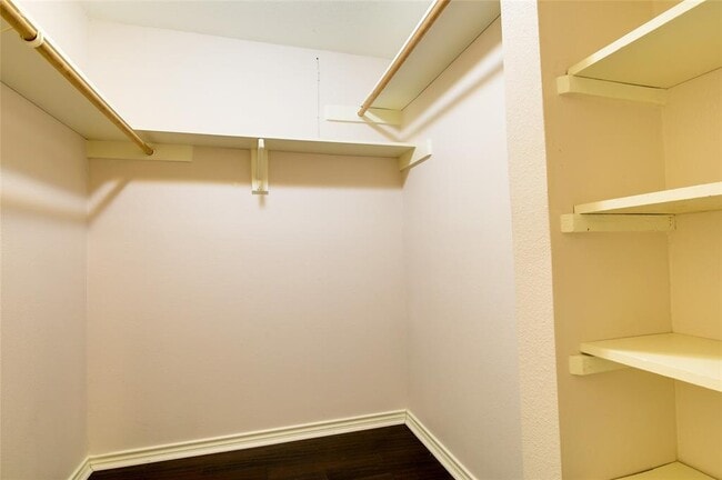 Building Photo - 6526 Foxfern Cir