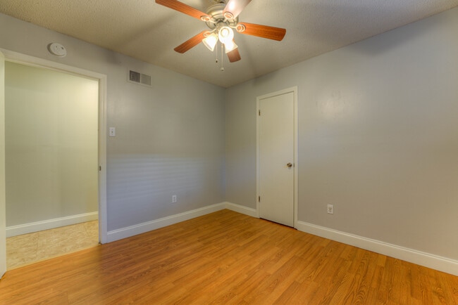 Building Photo - 779/781 Metcalf