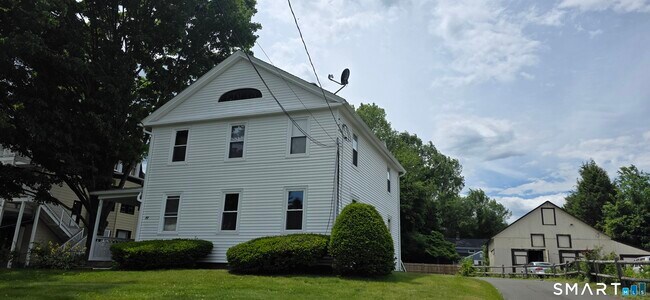 Building Photo - 86 Main St