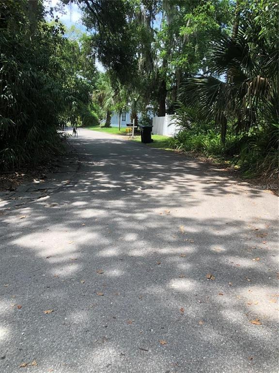 Building Photo - 25422 Pine St