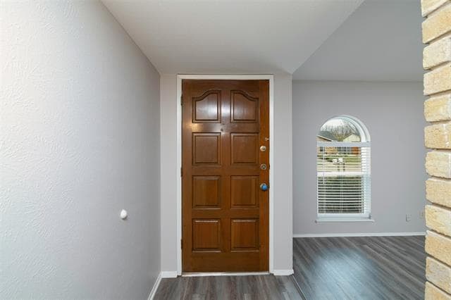 Building Photo - 524 White Oak St