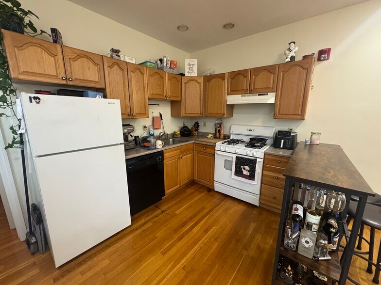 Primary Photo - 292 Beacon St