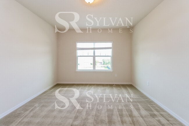 Building Photo - 1056 Avila Ln