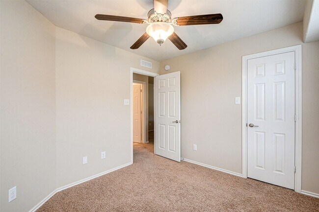 Building Photo - 23 Fairlee Ct
