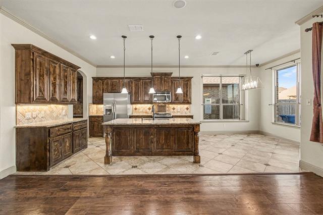 Building Photo - 588 Deverson Dr