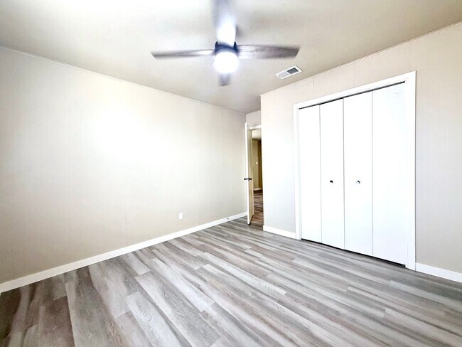 Building Photo - Stylish Two-Story Duplex with Loft, Fireplace & Private Backyard in New Braunfels!