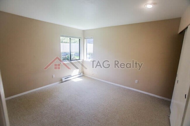 Building Photo - Charming 2 Bed 2 Bath Condo in Redmond