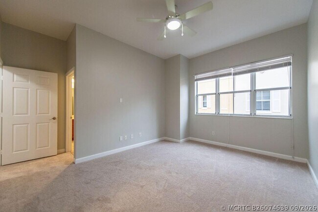 Building Photo - 2326 Vintage Cir