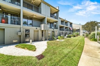 Building Photo - MAN-710S