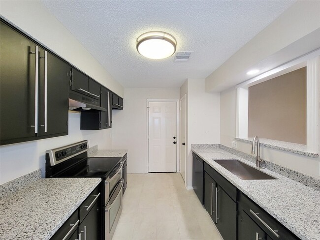 Building Photo - 14403 Cypress Branch Dr