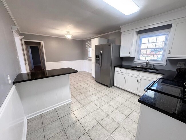 Building Photo - 316 Emmett Ave