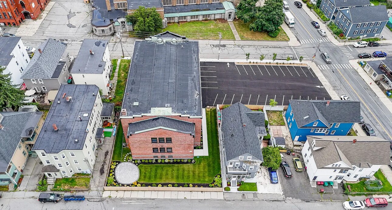 Building Photo - 72 Boisvert St