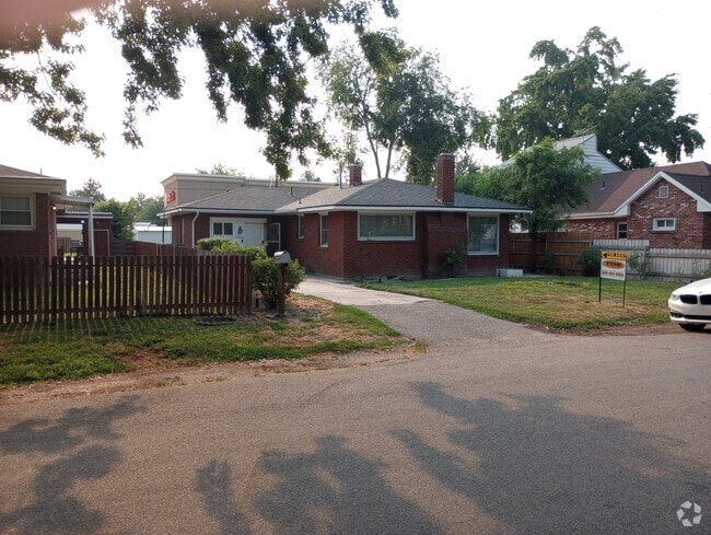 Building Photo - 1506 S Denver Ave