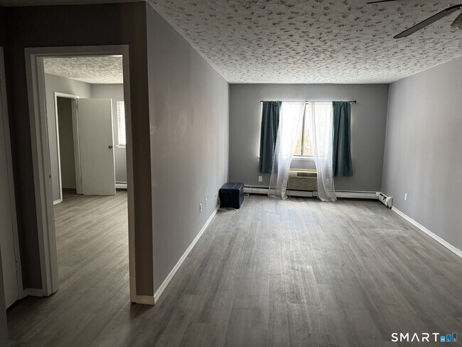 Building Photo - 235 Henry Ave