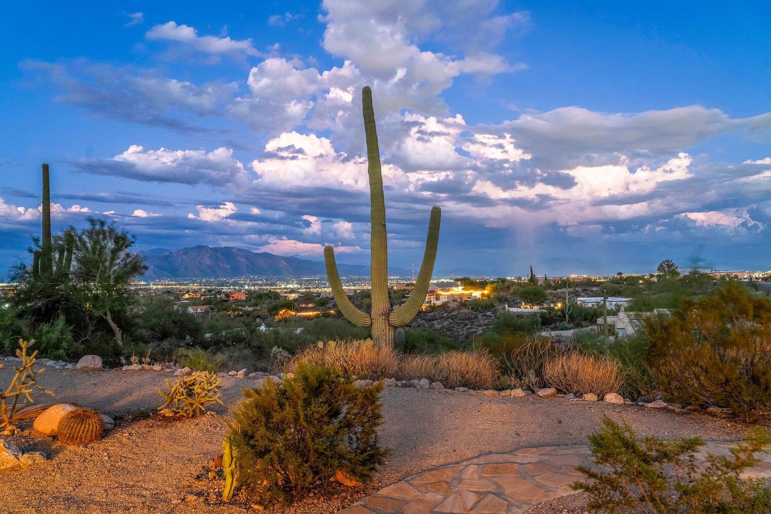 Building Photo - 5190 W Pso Del Barranco