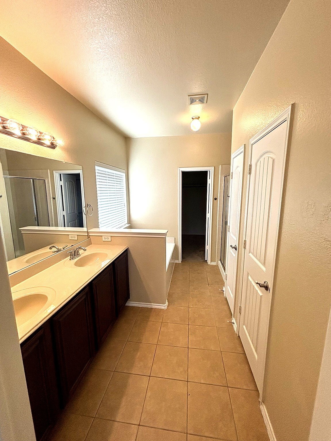 Building Photo - 9717 Sand Trap Dr