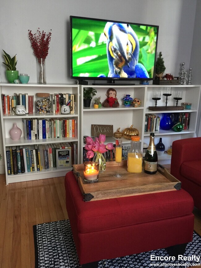 Building Photo - 4 Watson St