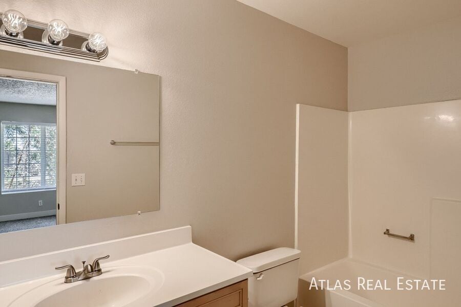 Building Photo - 5370 Bridgette Way