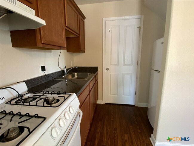 Building Photo - 148 Rush Haven