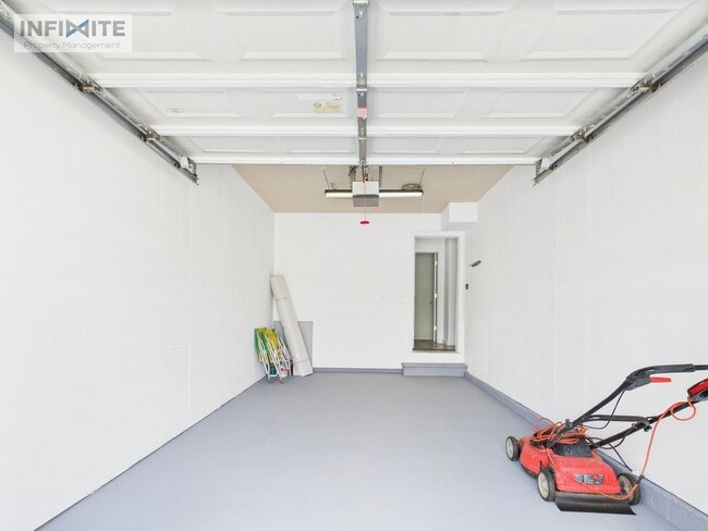 Building Photo - 3 Bedroom with a One Car Garage