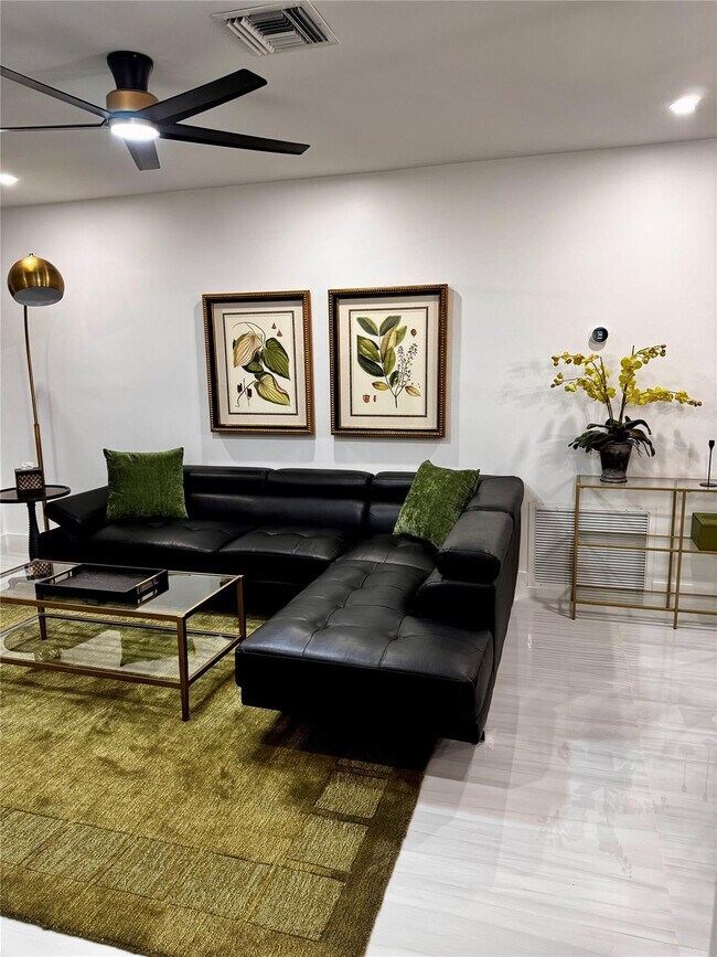 Building Photo - 4101 NW 10th St