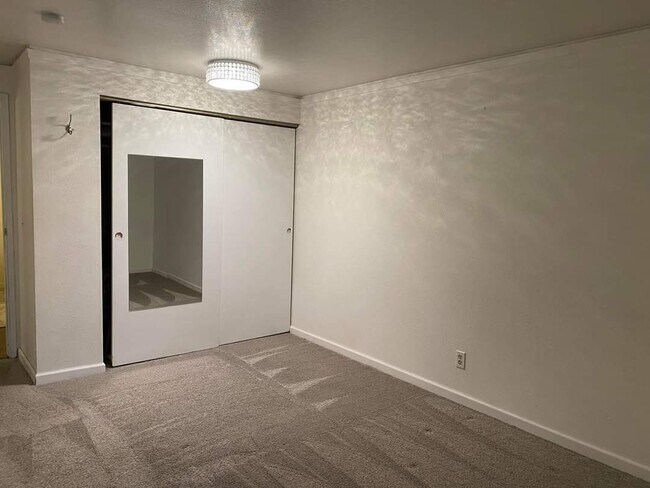 Building Photo - 800 F St