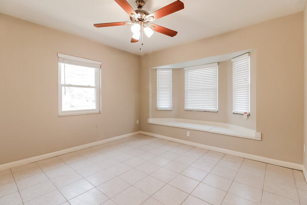 Building Photo - 15640 Little Ranch Rd