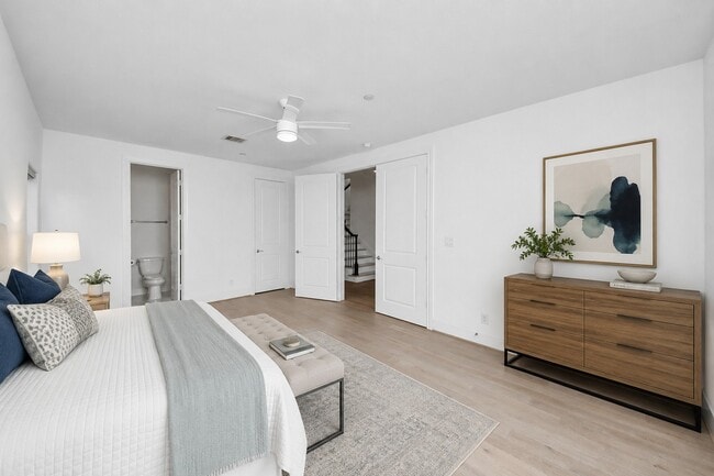 Building Photo - 4005 Woodshire Vlg Ests
