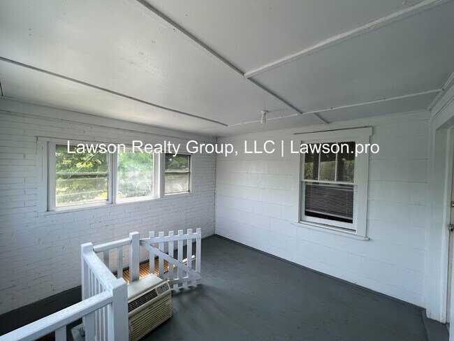 Building Photo - Fauquier 1022-1024