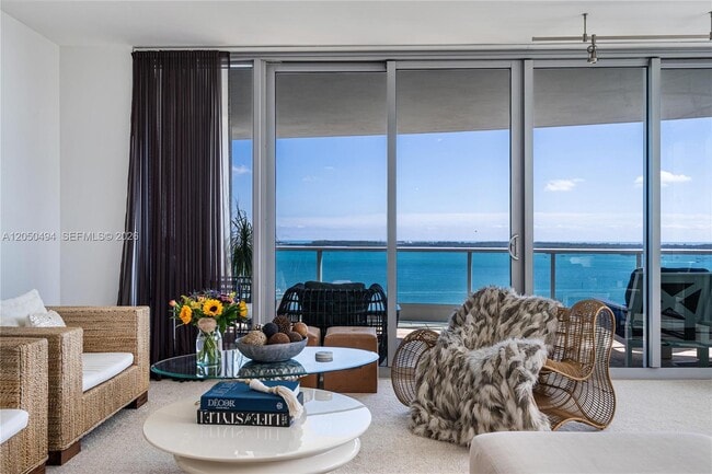 Building Photo - 1331 Brickell Bay Dr