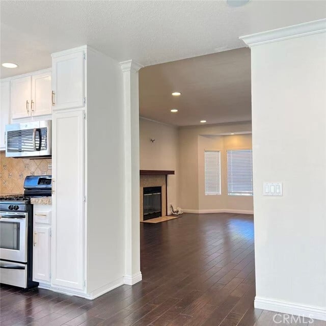 Building Photo - 585 Springbrook N