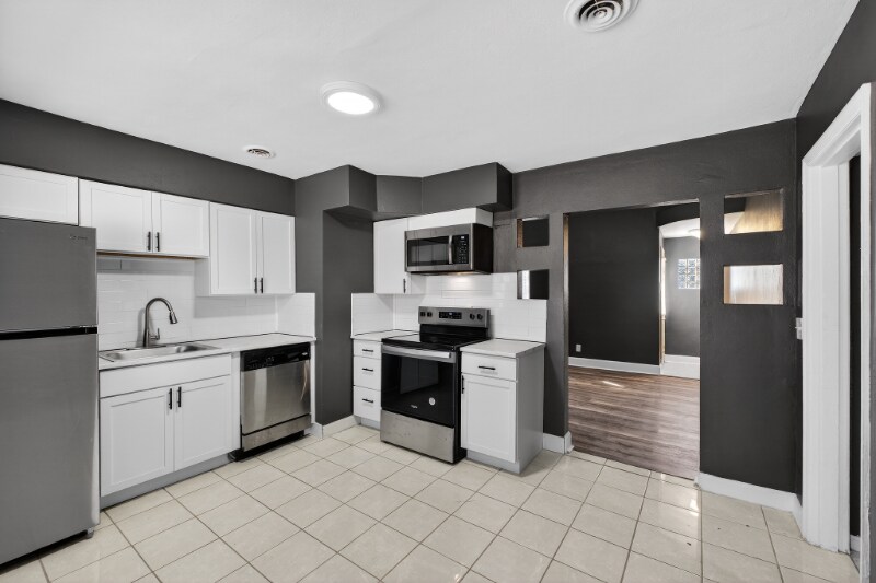 Building Photo - 10235 Midland Blvd