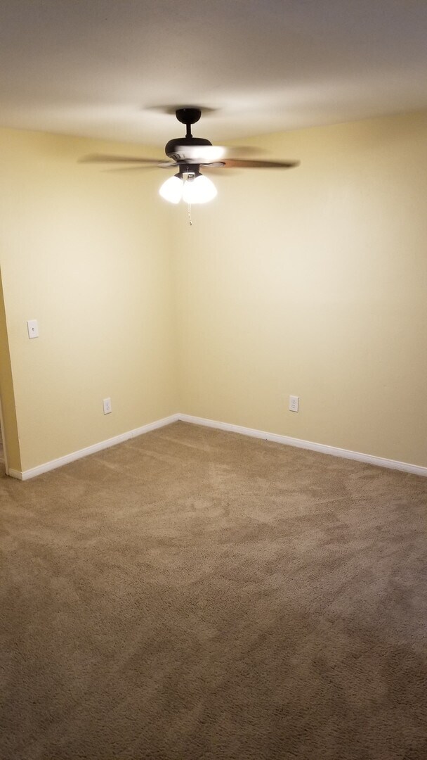 Building Photo - Gorgeous and Comfortable - Dual Master Sui...