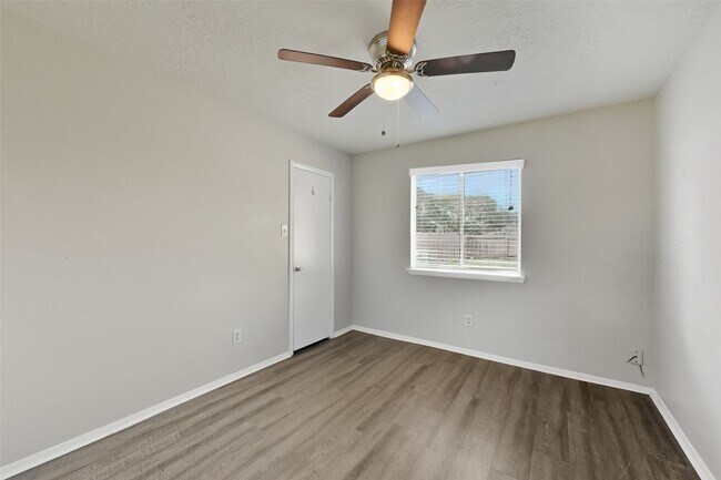 Building Photo - 2822 Forest Point Dr