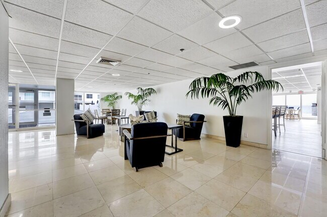 Building Photo - 4511 S Ocean Blvd