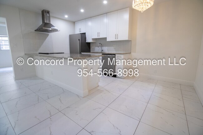 Primary Photo - Stunning Upated 2 bedroom, 1 bath in Sailb...
