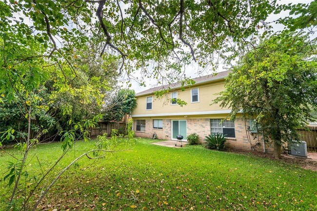 Building Photo - 3423 Hidden Creek Dr
