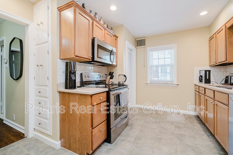 Building Photo - 5916 Crittenden Ave