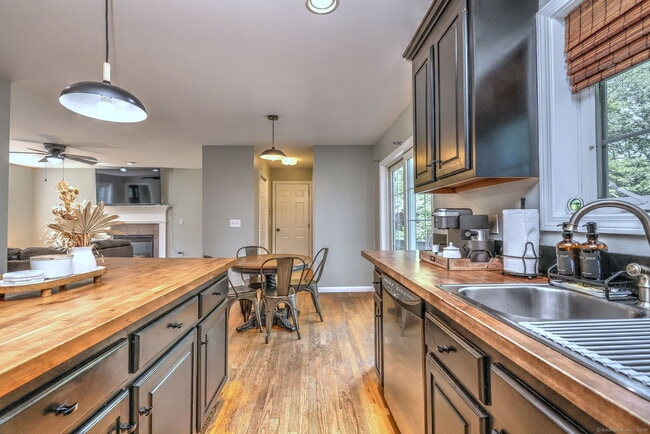 Building Photo - 28 Edgewood Ave