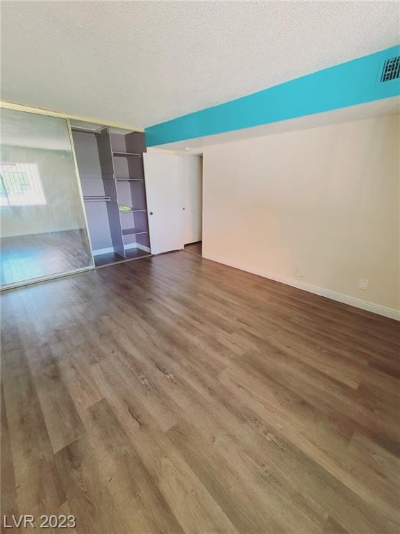 Building Photo - 1390 E Vegas Valley Dr