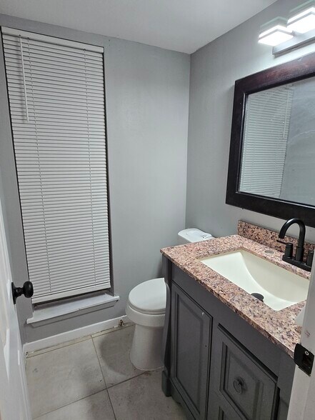 Building Photo - 12315 Barbizon Dr