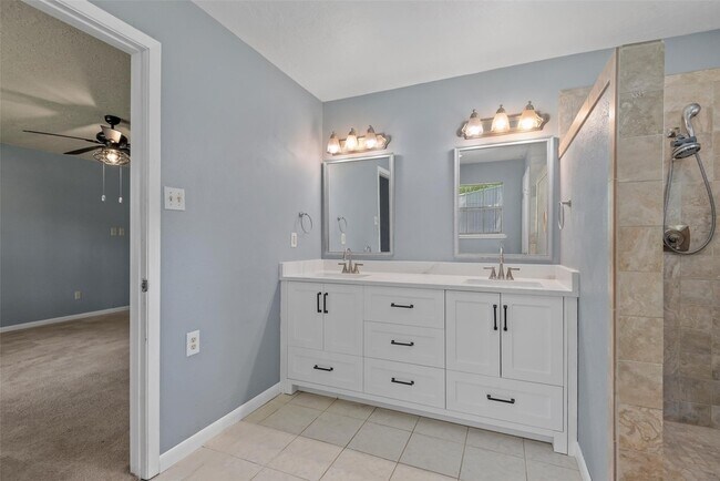 Building Photo - 24338 Redbud Ave