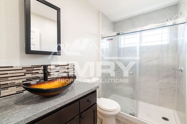 Building Photo - Available for rent in Lynwood 2 Bed 2 Bath...