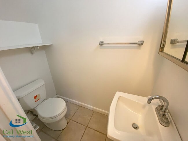 Building Photo - $3195-Updated Two Story Town Home in Bloss...