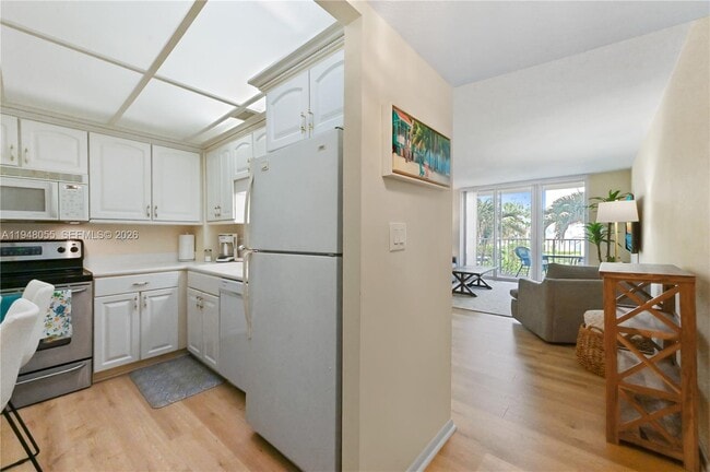 Building Photo - 3540 S Ocean Blvd