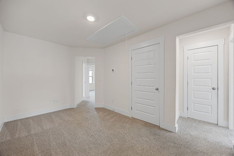 Building Photo - 7668 Park Gate Dr