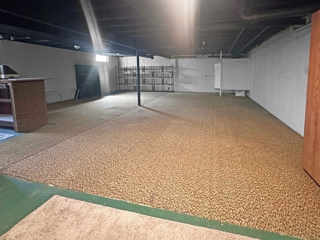 Building Photo - 27 Ridgewood St