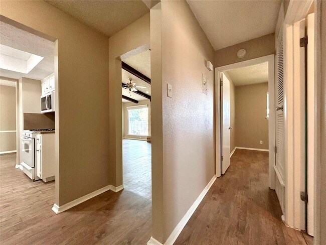 Building Photo - 1508 Thornridge Rd