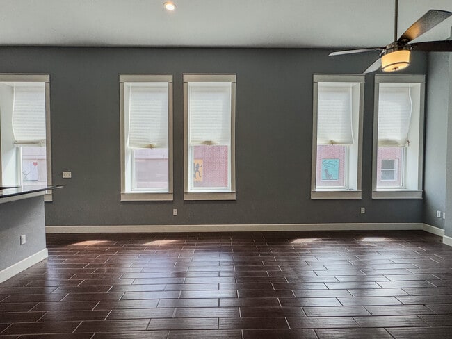 Building Photo - 2901 Lee St